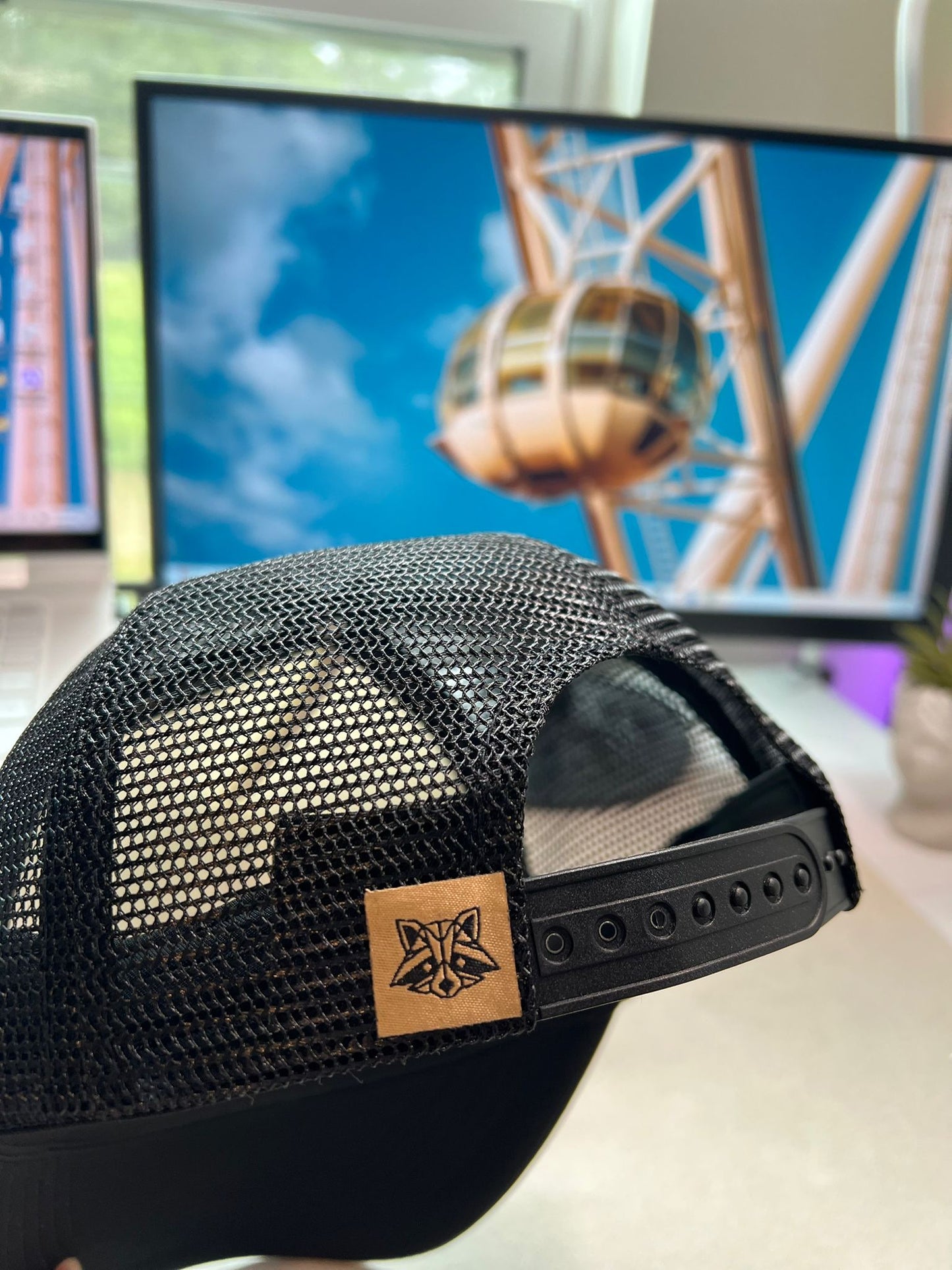 Black & White Trucker Hat / Mesh Adjustable